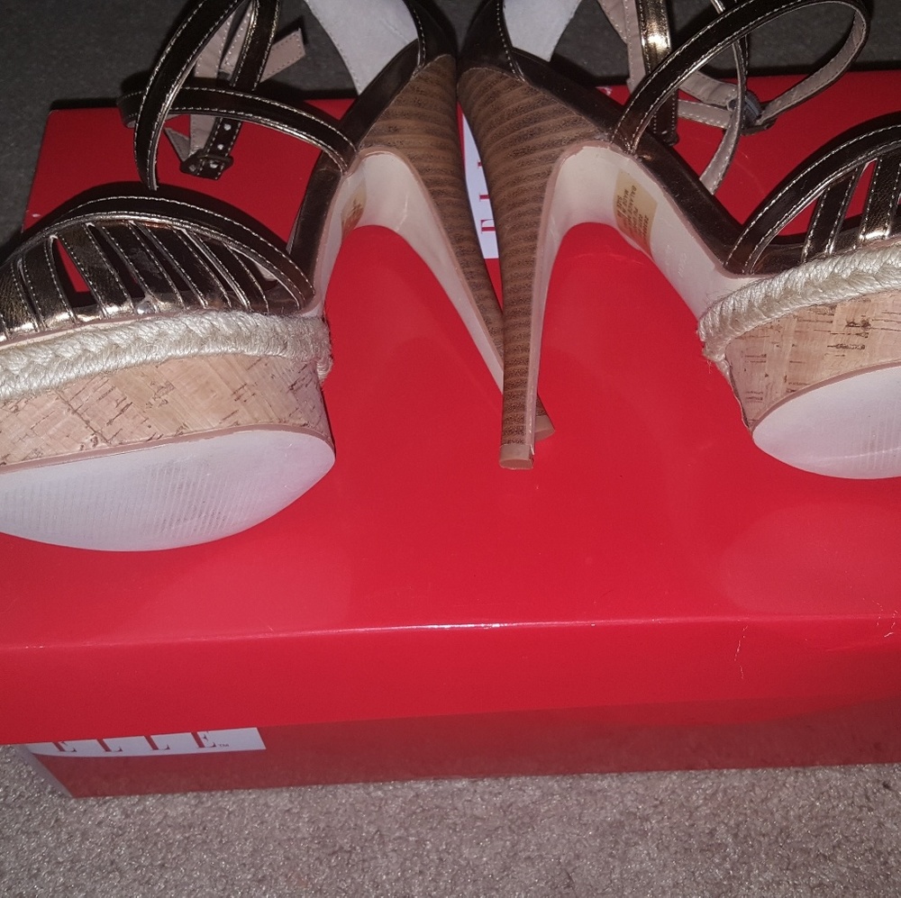 Sandals - Picture 3 of 4